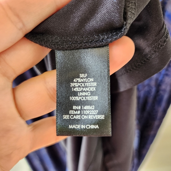 Torrid blue velor print dress size 4X plus size - Picture 9 of 11